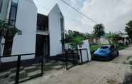 Bangunan 5 Rumah Semi Vila 