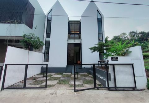 Exterior Rumah Semi Vila 
