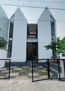 EXTERIOR_BUILDING Rumah Semi Vila 