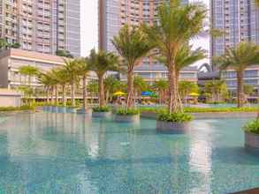 Kolam Renang 4 Nice and Fancy Studio Apartment at Gold Coast By Travelio