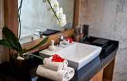 In-room Bathroom 2 Sakti Garden Resort & Spa 