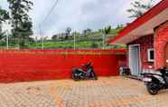 Exterior 6 RedDoorz Syariah Plus @ Cipanas Cianjur