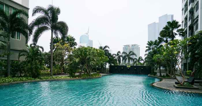 Swimming Pool Comfy and Great Location 2BR Apartment at Thamrin Residence By Travelio