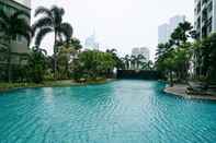 Kolam Renang Comfy and Great Location 2BR Apartment at Thamrin Residence By Travelio