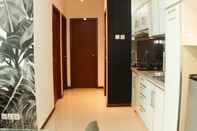 Ruang untuk Umum Comfy and Great Location 2BR Apartment at Thamrin Residence By Travelio