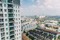 Bangunan Spacious and Elegant 2BR at Frenchwalk Apartment near MOI By Travelio