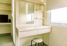 Common Space 2 Strategic Studio at B Residence Apartment near Campus By Travelio