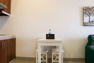 Common Space 4 Nice and Fancy 1BR Apartment at H Residence By Travelio