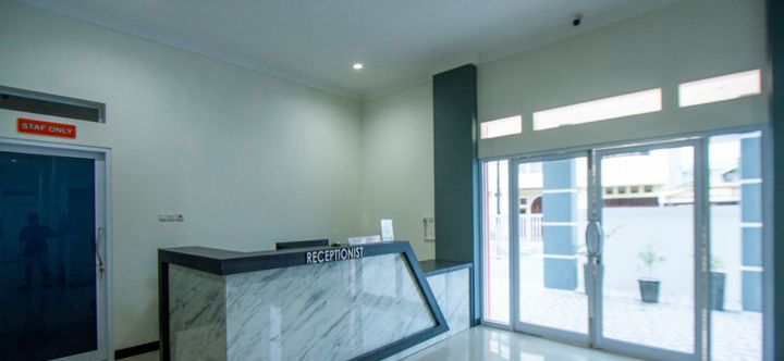 로비 2 Sawahan Residence