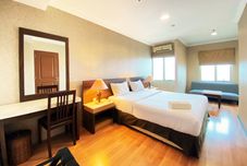 Bedroom Homey 1BR Apartment Galeri Ciumbuleuit 1 By Travelio