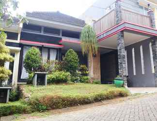 Bangunan 2 Villa Kusuma Pinus M76B