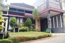 Exterior Villa Kusuma Pinus M76B