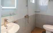 Toilet Kamar 6 Phu Quoc Airport Homestay