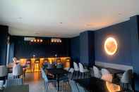 Bar, Kafe dan Lounge Double J Hotel