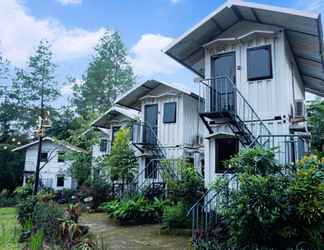 Bangunan 2 Little Caravan Forest Resort by Triple Tree