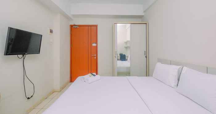 Kamar Tidur Comfy and Best Choice Studio Apartment at Margonda Residence 4 By Travelio