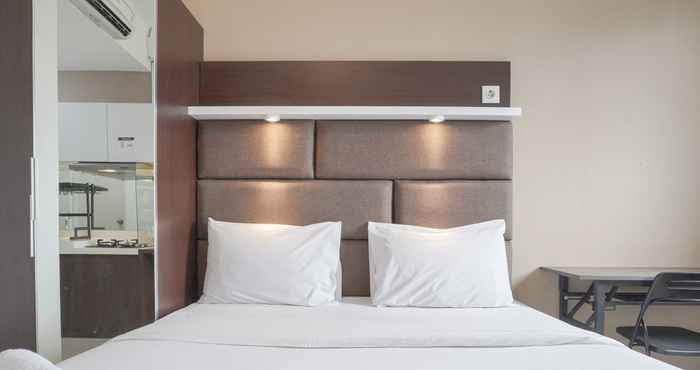 Kamar Tidur Best Studio with Comfortable Design at Apartment Signature Park Grande By Travelio