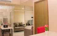 Ruang untuk Umum 7 Comfort and Cozy Living 1BR at Oasis Cikarang Apartment By Travelio