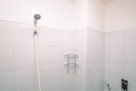 In-room Bathroom Homey and Minimalist Studio at Gunung Putri Square Apartment 