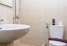 In-room Bathroom 6 Homey and Nice 1BR at Maple Park Sunter Apartment By Travelio