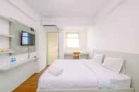 Bedroom Cozy and Homey Studio Room at Gunung Putri Square Apartment By Travelio