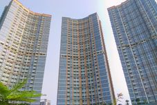 Lobby Comfort and Elegant Stay 1BR at Gold Coast Apartment By Travelio