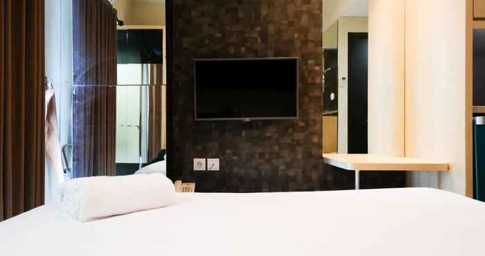 Bilik Tidur Cozy and Strategic Studio at Tamansari Papilio Apartment By Travelio