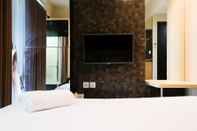 Bedroom Cozy and Strategic Studio at Tamansari Papilio Apartment By Travelio