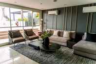 Lobby Cozy Studio Room at Apartment Barsa City By Travelio