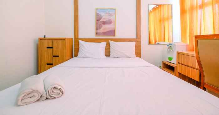 Kamar Tidur Tidy and Comfortable Studio at Margonda Residence 3 Apartment By Travelio