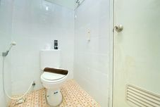 In-room Bathroom Relaxing Studio Room at Apartment Suites @Metro By Travelio