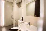 In-room Bathroom Nice and Fancy 2BR Apartment at Skyland City Jatinangor By Travelio