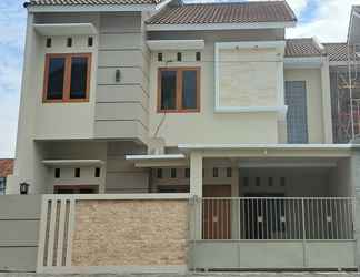 Exterior 2 Haneefa Homestay Syariah Jogja