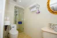 Toilet Kamar Cristina Boutique Hotel