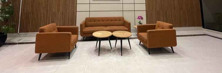 Lobby Apartemen Transpark Bekasi by Fortune88