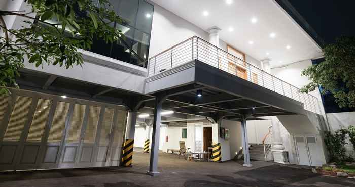 Luar Bangunan DARMO RESIDENCE