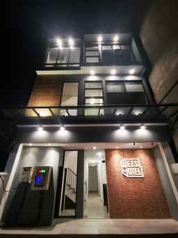 WEIS HOTEL SIMPANG LIMA SEMARANG, AU$25
