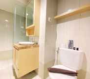 In-room Bathroom 2 Best City View 2BR at Apartment Tamansari La Grande By Travelio