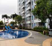 Swimming Pool 7 Exclusive and Comfy 2BR Apartment at Tanglin Supermall Mansion By Travelio
