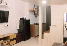 Common Space 5 Comfy and Stunning Studio Apartment Transpark Juanda By Travelio