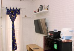 Common Space 3 Comfy and Stunning Studio Apartment Transpark Juanda By Travelio