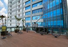 外部的 7 Comfort Living and Elegant 2BR at Samara Suites Apartment By Travelio