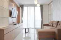 Ruang Umum Comfort Living and Elegant 2BR at Samara Suites Apartment By Travelio