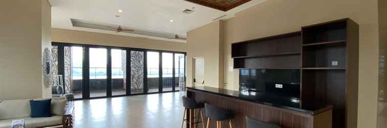 Lobi Comfort Living and Elegant 2BR at Samara Suites Apartment By Travelio