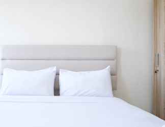 Kamar Tidur 2 Comfy and Best Deal Studio at Puncak Kertajaya Apartment By Travelio