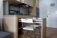 Ruang untuk Umum Cozy and Minimalist 2BR at La Hub City Apartment By Travelio