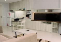 Ruang untuk Umum 7 Cozy and Big Studio at Azalea Suites Apartment By Travelio