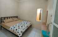 Kamar Tidur 2 Sierra : 3 Bedroom Homestay Malang