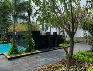 Bangunan 2 Special 1BR Direct Pool Access at Thamrin Residence Apartment By Travelio