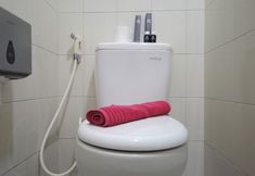 In-room Bathroom 5 Serene and Comfort Studio at Signature Park Grande Apartment By Travelio